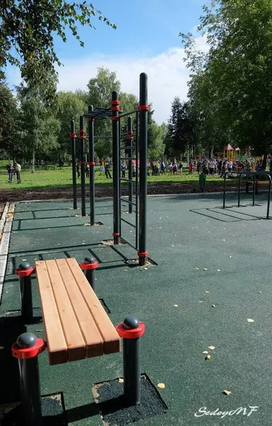 Parallel Gym Bars at Calisthenics Park at улица Зарубина, Йошкар-Ола – photo 2 of 9