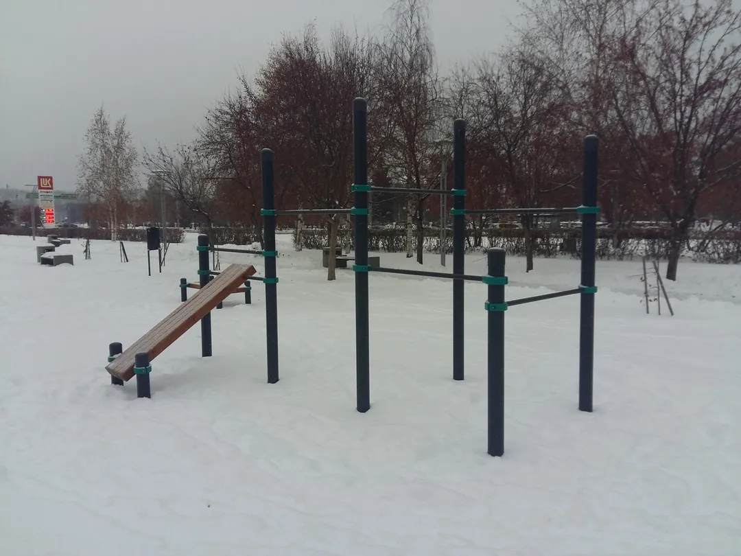 Parallel Gym Bars at Calisthenics Park at Екатерининская улица, Пермь – photo 8 of 11