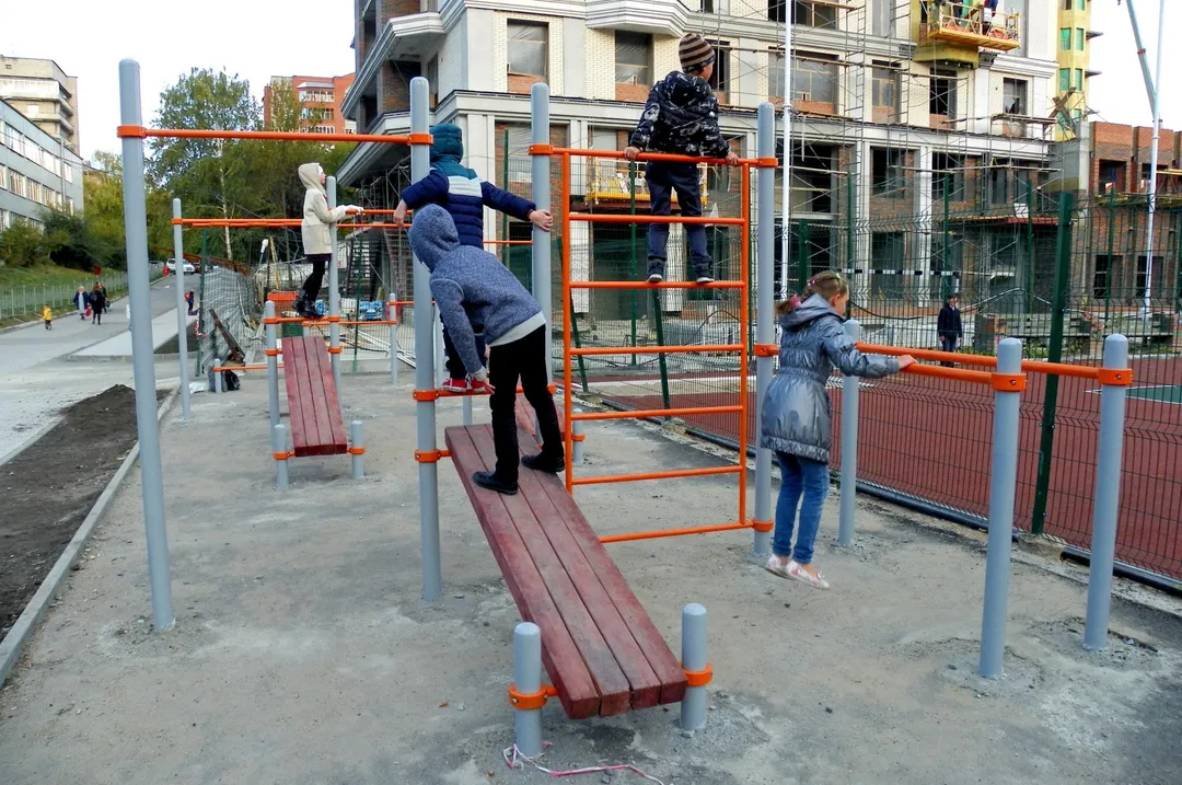 Spalliera presso Calisthenics Park at улица Щетинкина, Новосибирск – foto 4 di 7