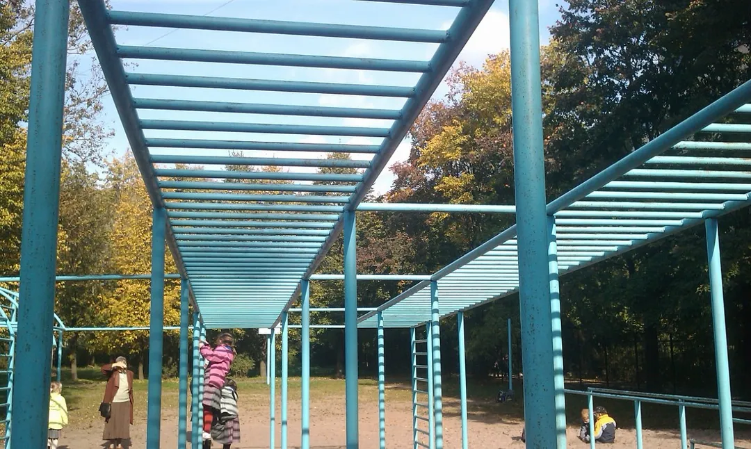 Parallel Gym Bars at Calisthenics Park at улица Ушинского, Санкт-Петербург – photo 2 of 5