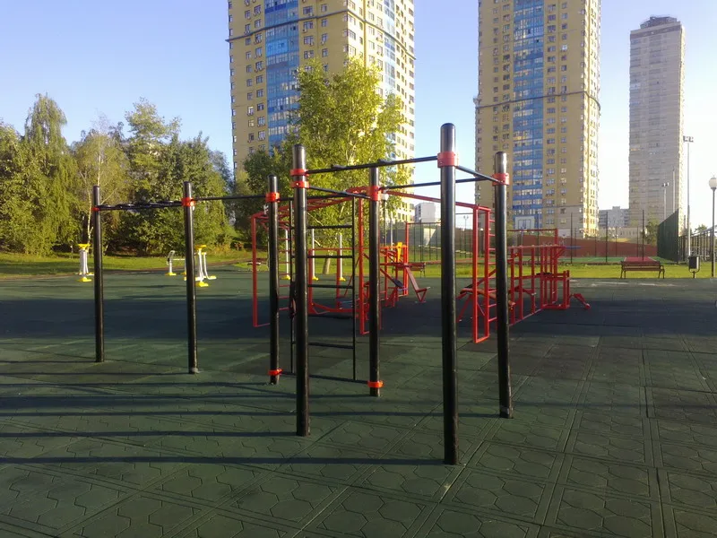 Pull Up Bar at Calisthenics Park at улица Маршала Катукова, Москва – photo 1 of 6