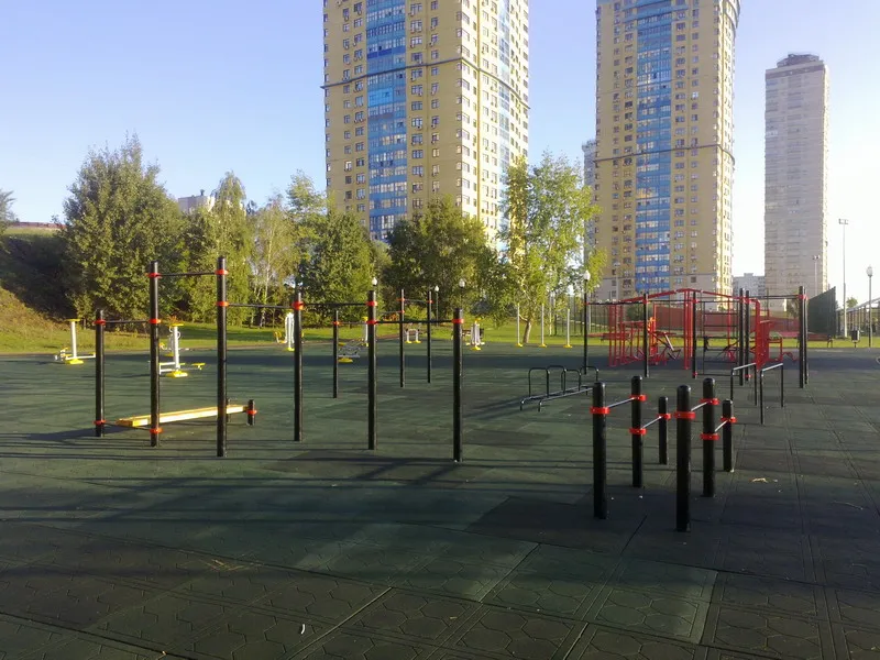 Parallel Gym Bars at Calisthenics Park at улица Маршала Катукова, Москва – photo 2 of 6