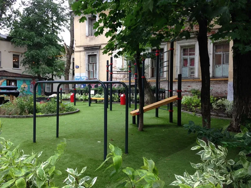 Bară de tracțiuni la Calisthenics Park at Кривоколенный переулок, Москва – fotografia 1 din 3