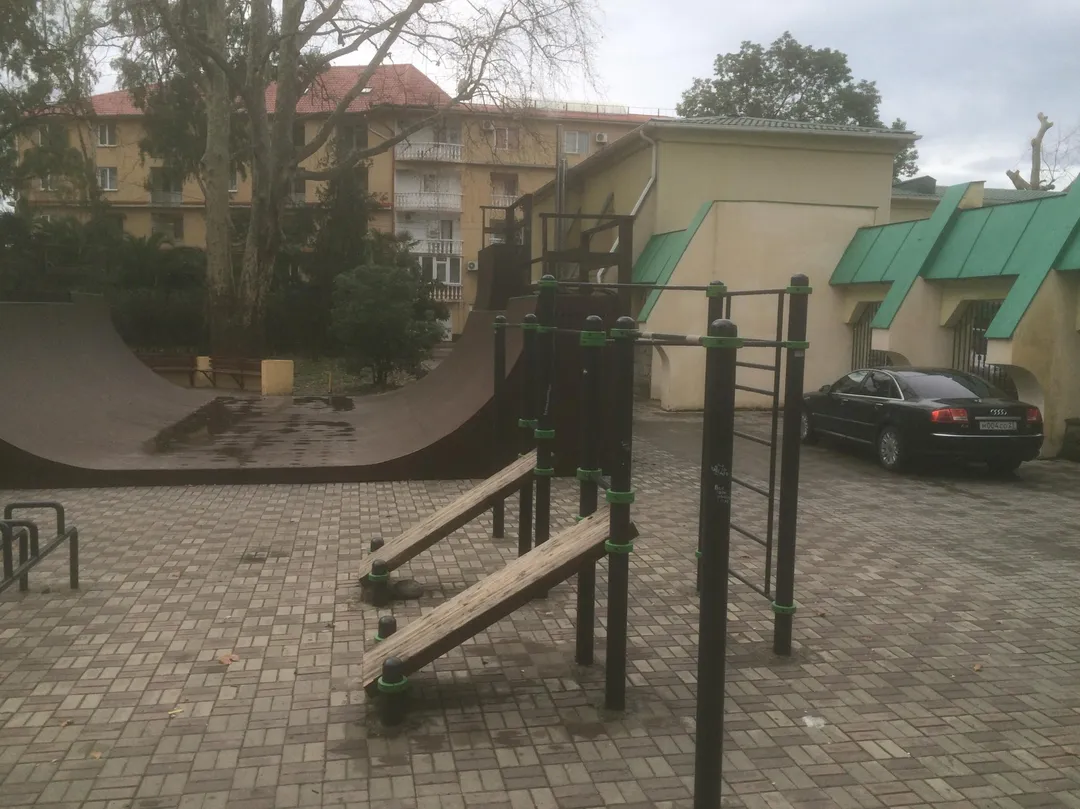 Klimmzugstange bei Calisthenics Park at улица Карла Маркса, Сочи – Foto 1 von 3