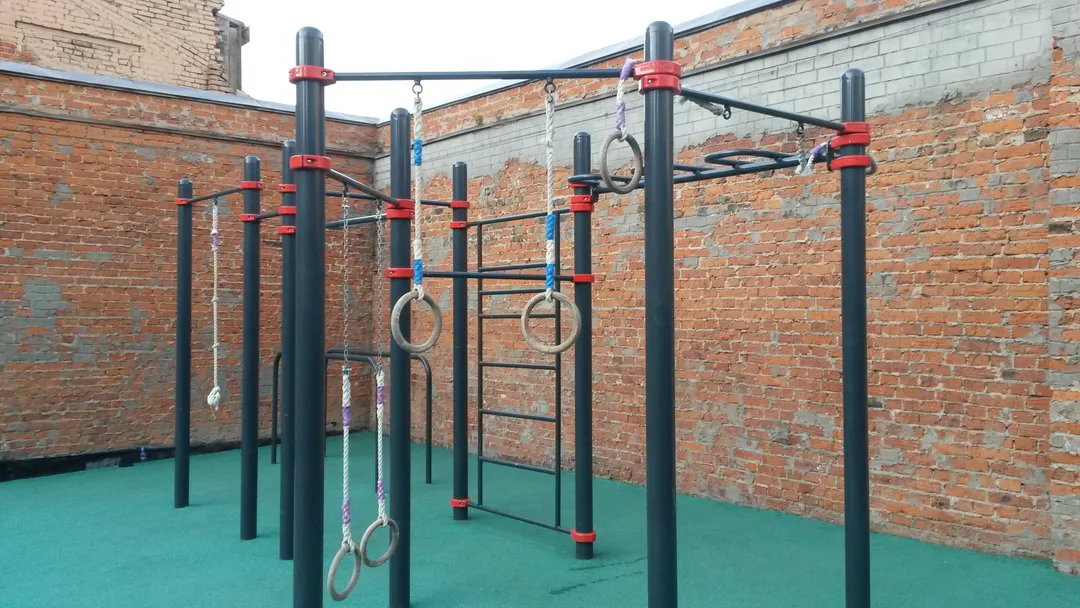 Parallel Gym Bars at Calisthenics Park at улица Льва Толстого, Москва – photo 2 of 4