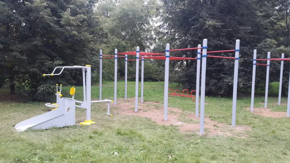 Espalier à Calisthenics Park at Никольский тупик, Москва – photo 4 sur 4