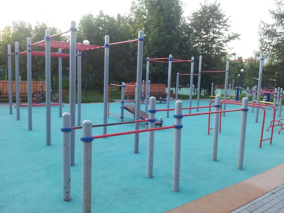 Рукохід на майданчику Calisthenics Park at проезд Олимпийской Деревни, Москва – фото 3 з 4