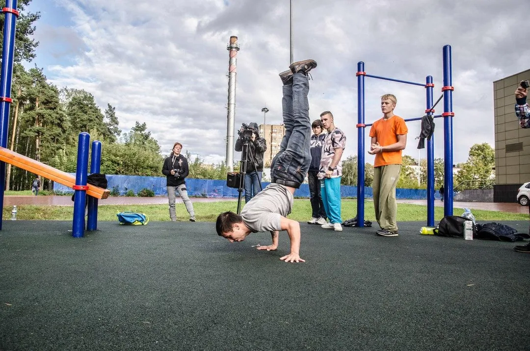 Klimmzugstange bei Calisthenics Park at Парковая улица, Балашиха – Foto 6 von 6