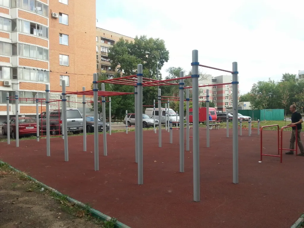 Barra de Flexiones en Calisthenics Park at Международная улица, Москва – foto 4 de 4