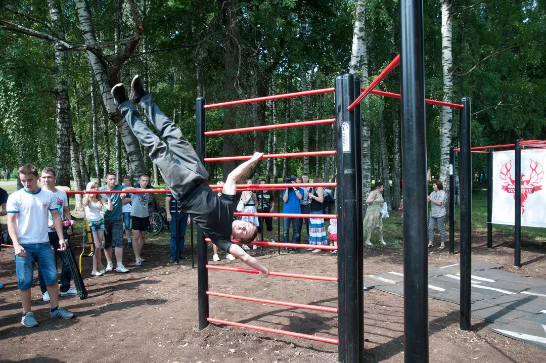 Monkey Bars at Calisthenics Park at улица Максима Горького, Нижний Новгород – photo 3 of 4