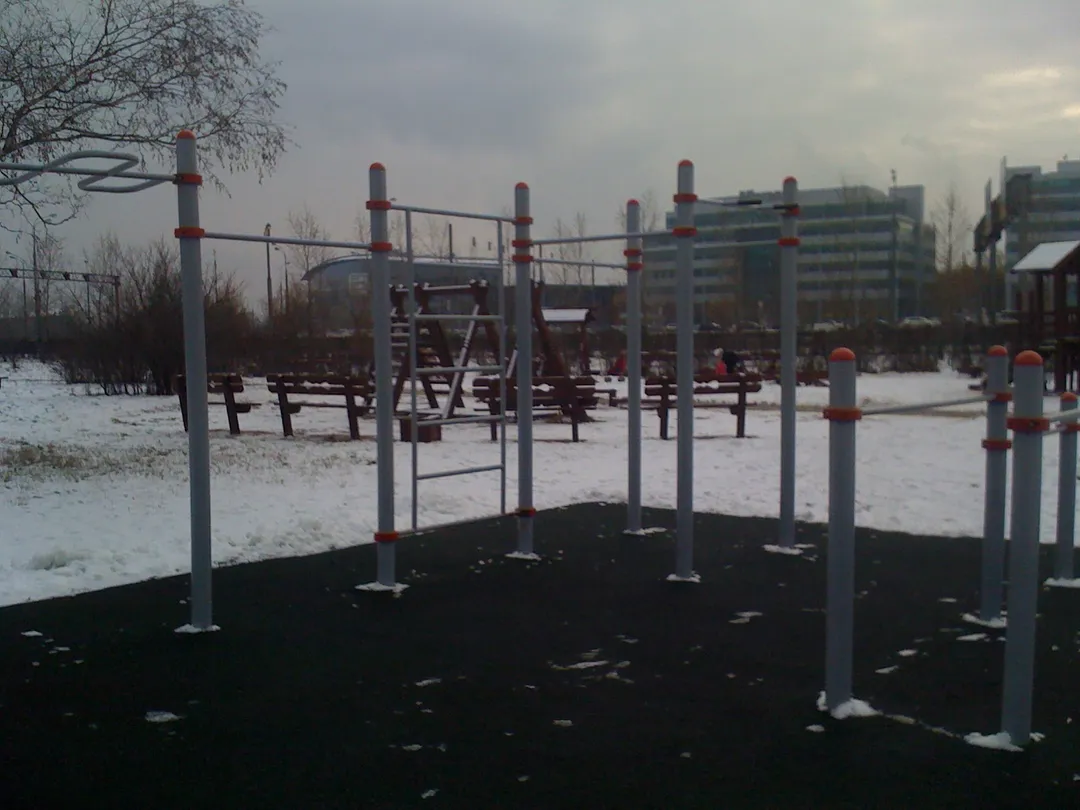 Bauchbank bei Calisthenics Park at проспект Маршала Жукова, Москва – Foto 5 von 6