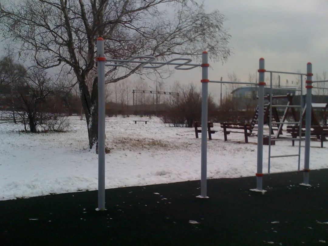 Klimmzugstange bei Calisthenics Park at проспект Маршала Жукова, Москва – Foto 6 von 6