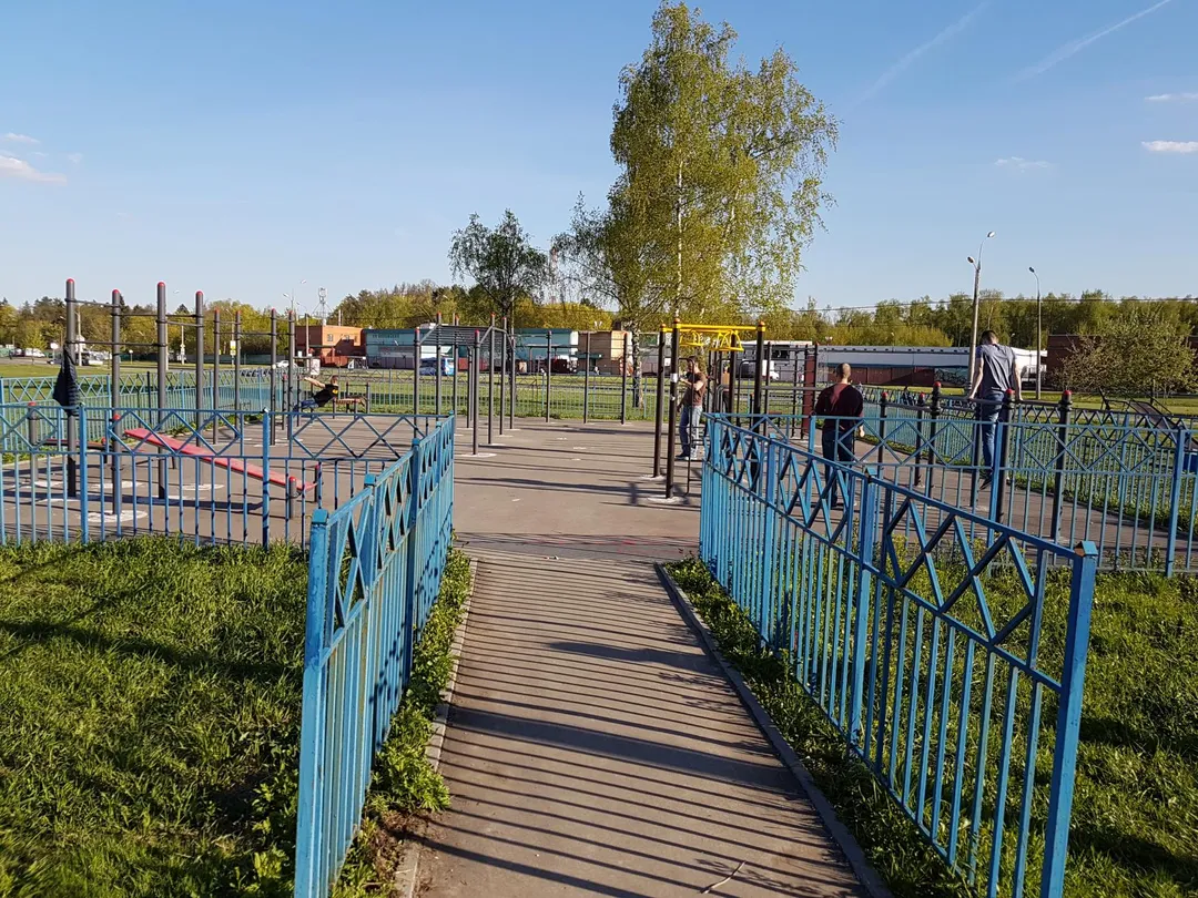 Parallel Gym Bars at Calisthenics Park at Венёвская улица, Москва – photo 2 of 8
