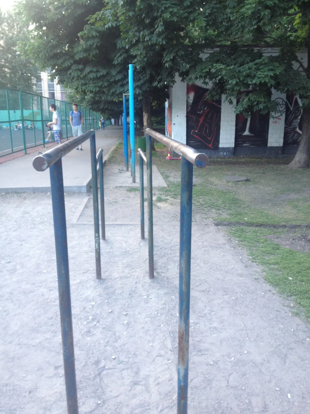 Barre de traction à Calisthenics Park at улица Александра Невского, Москва – photo 1 sur 3