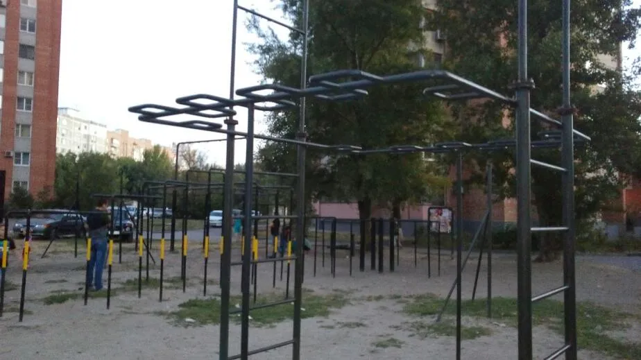 Barras Paralelas en Calisthenics Park at улица Зорге, Ростов-на-Дону – foto 2 de 4