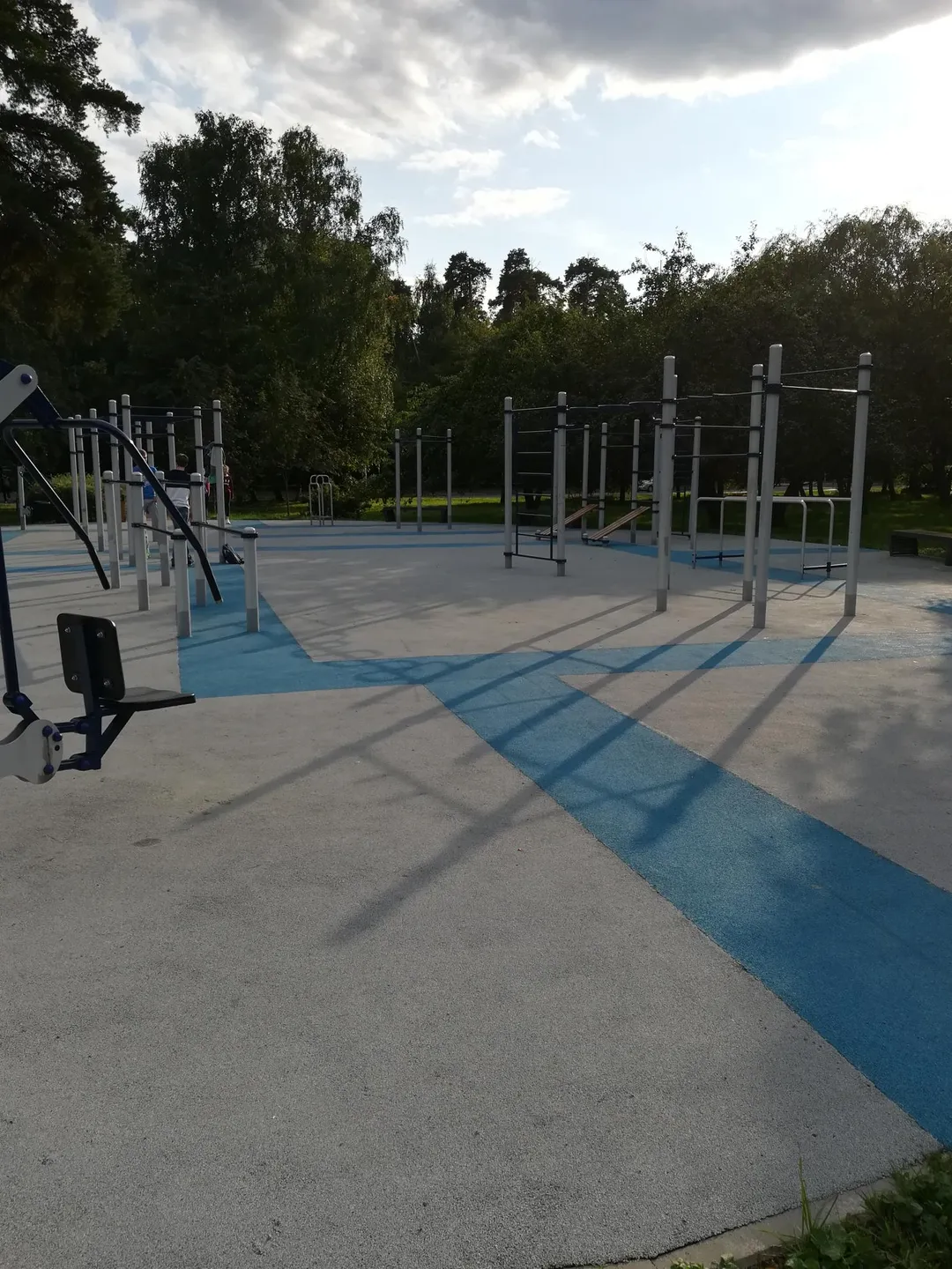 Bare paralele la Calisthenics Park at Стартовая улица, Москва – fotografia 2 din 4