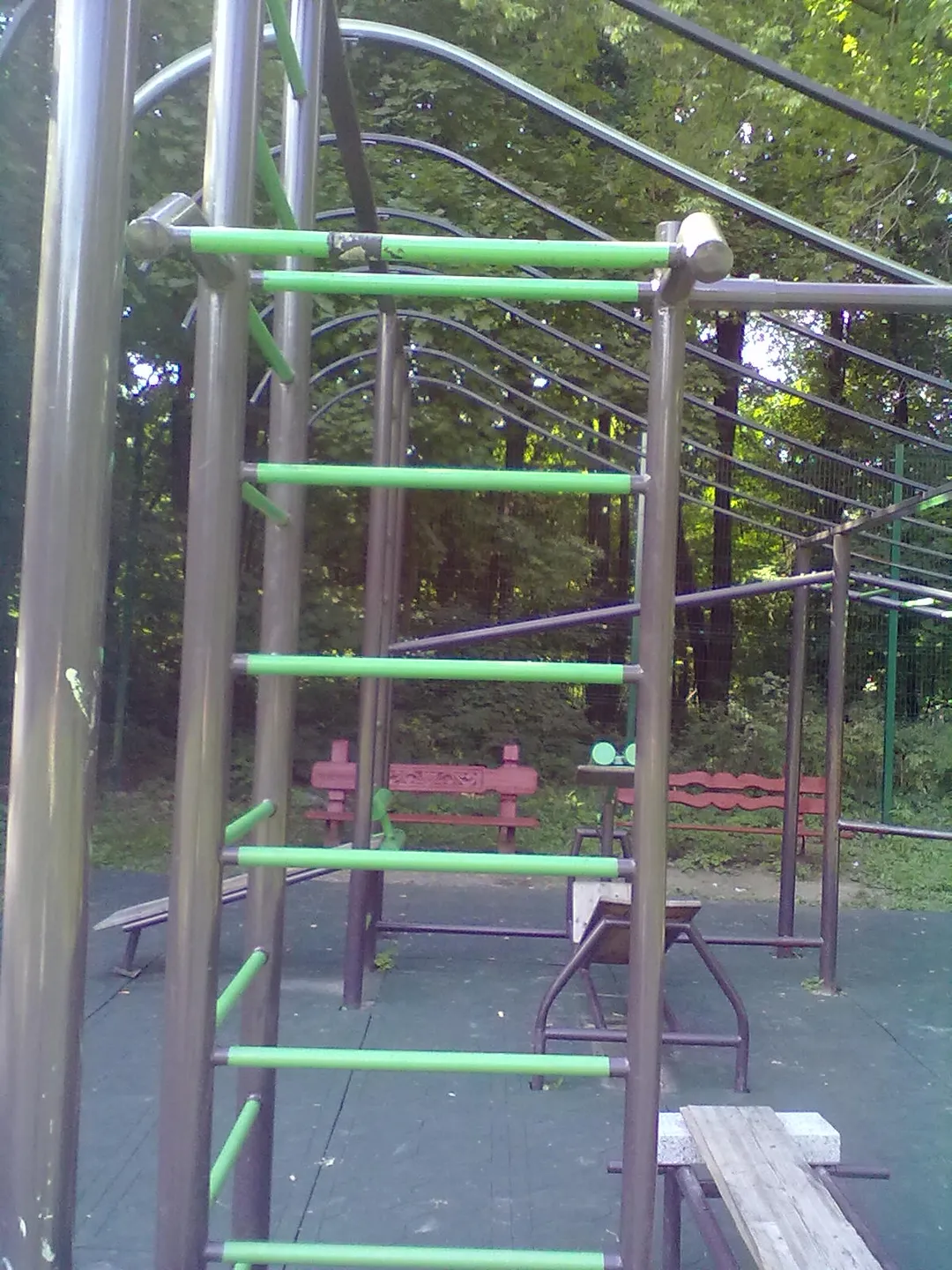 Bancă pentru abdomen la Calisthenics Park at улица Юности, Москва #wp1497 – fotografia 4 din 6