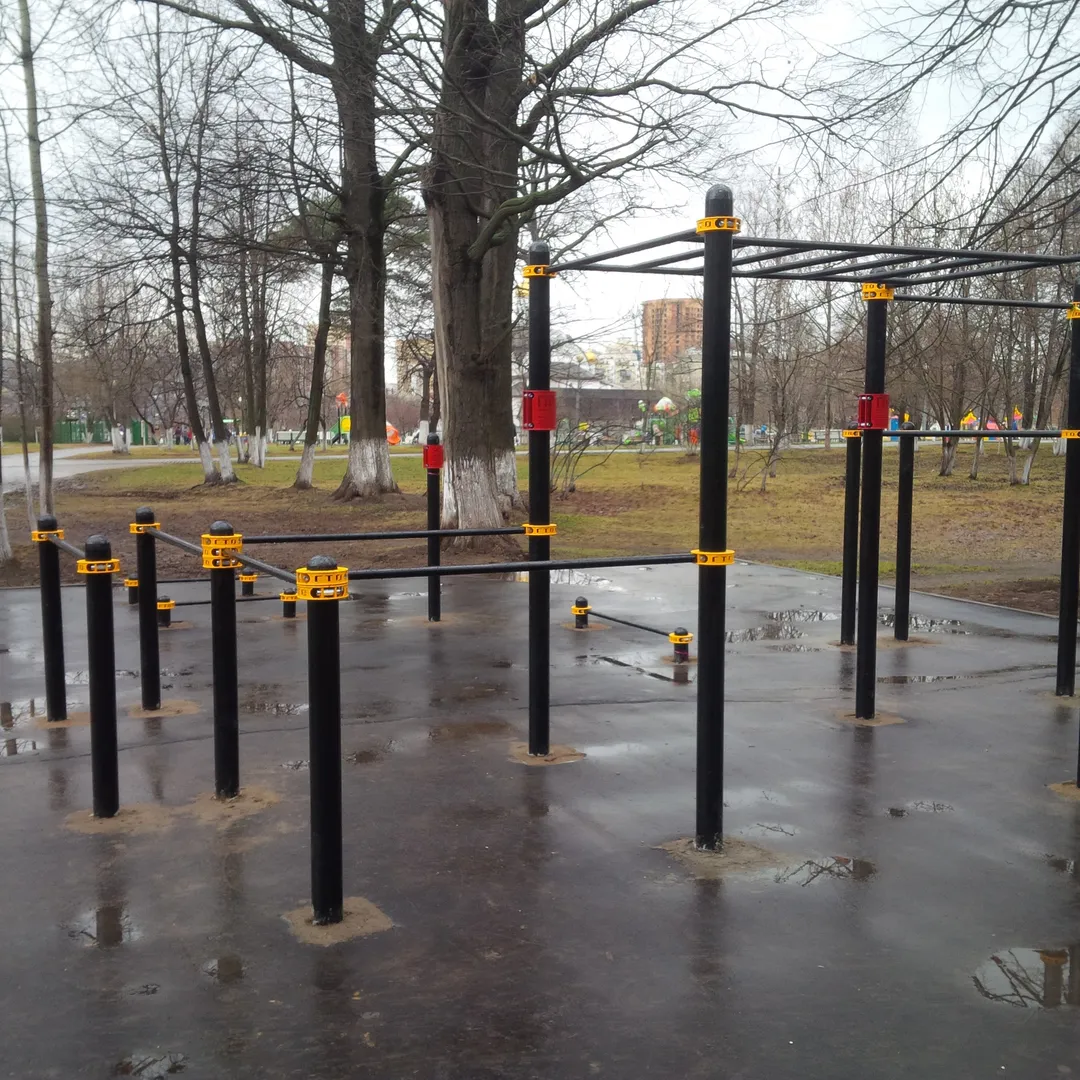 Sprossenwand bei Calisthenics Park at Юбилейный проспект, Реутов – Foto 4 von 4