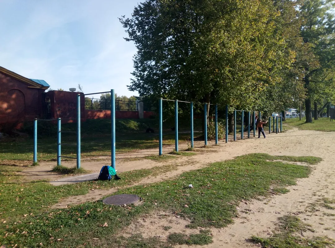 Barres parallèles à Calisthenics Park at улица Чайковского, Ступино #wp1540 – photo 2 sur 2