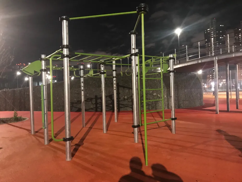 Barren bei Calisthenics Park at Ходынский бульвар, Москва – Foto 1 von 3