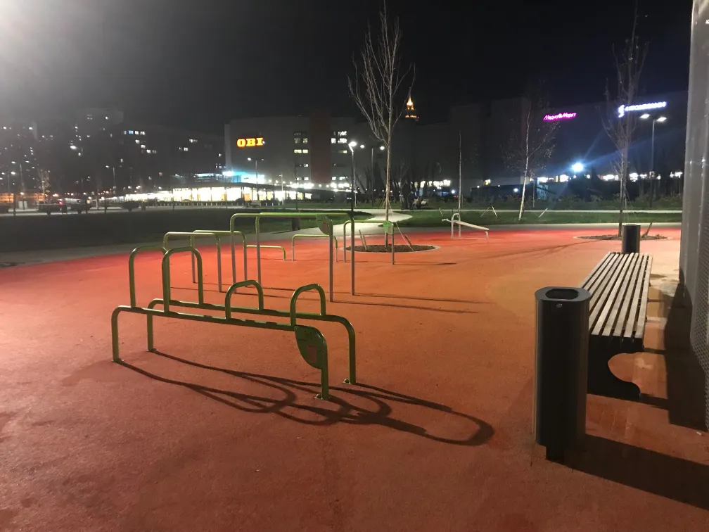 Bauchbank bei Calisthenics Park at Ходынский бульвар, Москва – Foto 3 von 3