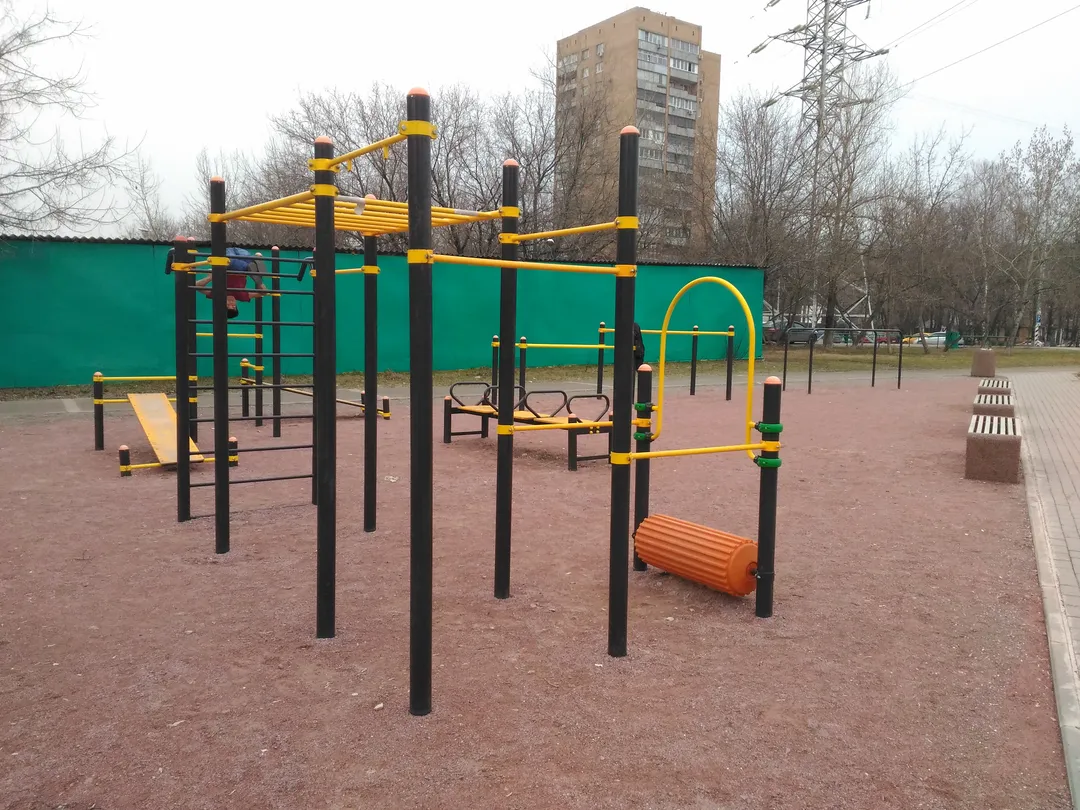Spalier la Calisthenics Park at улица Гарибальди, Москва – fotografia 2 din 3