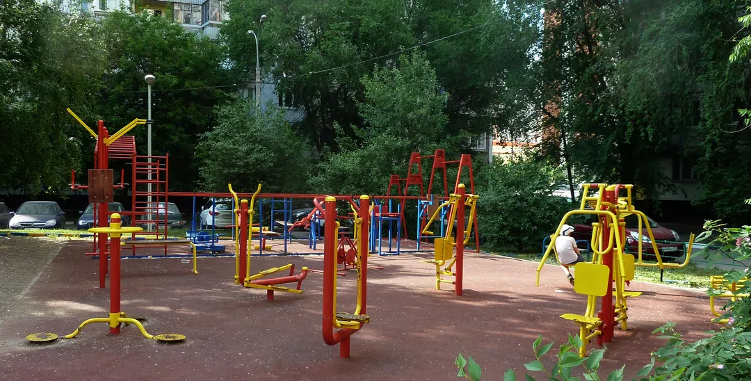 Рукохід на майданчику Calisthenics Park at Хорошёвское шоссе, Москва – фото 2 з 3