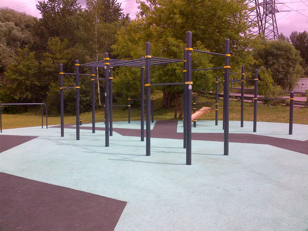 Monkey Bars la Calisthenics Park at Левобережная улица, Москва – fotografia 2 din 3