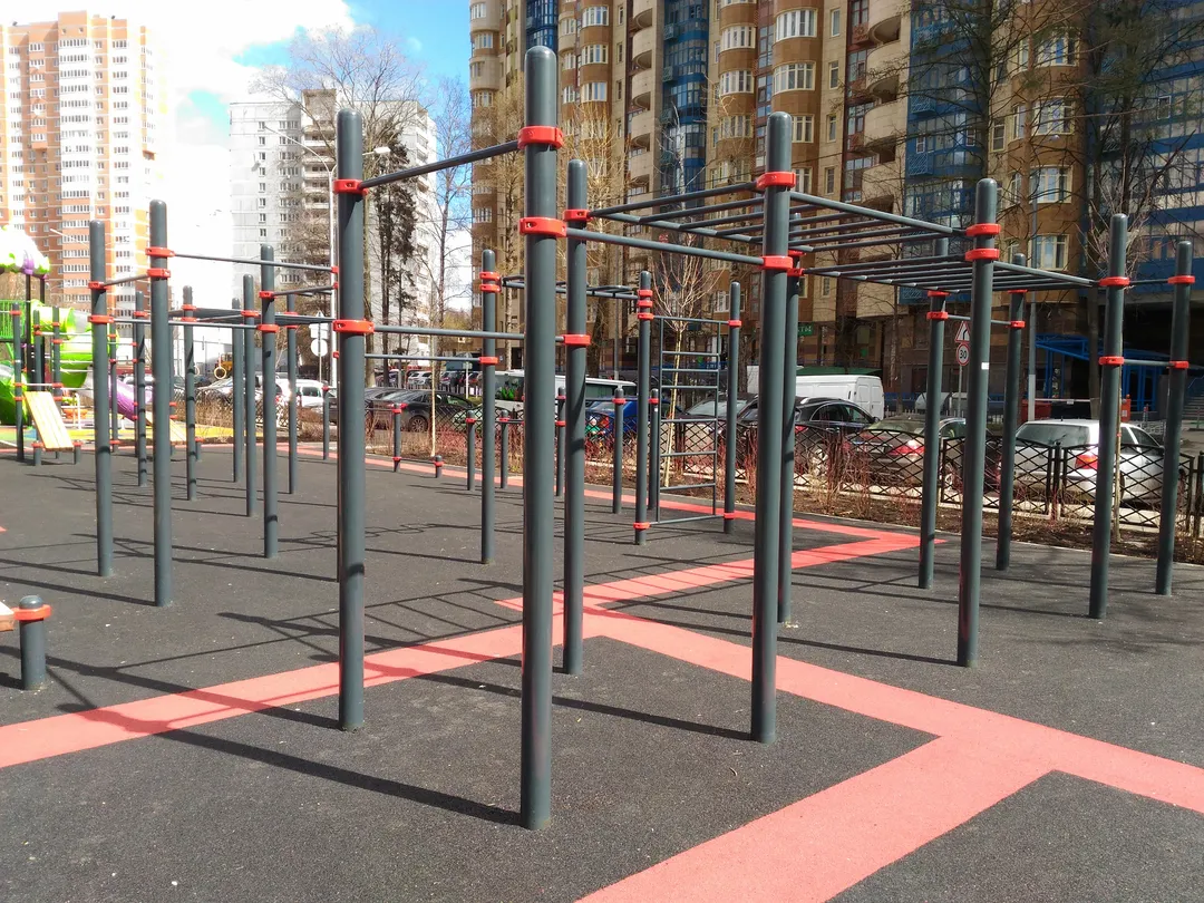 Klimmzugstange bei Calisthenics Park at улица Эльдара Рязанова, Москва – Foto 4 von 4