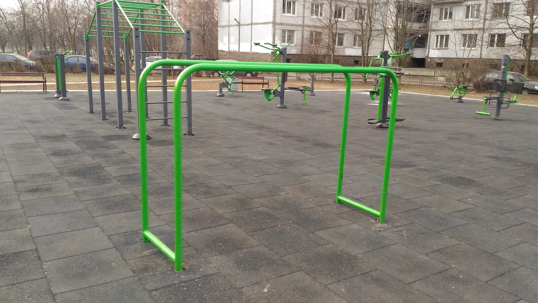 Barre de traction à Calisthenics Park at улица Кораблестроителей, Санкт-Петербург #wp1591 – photo 3 sur 4