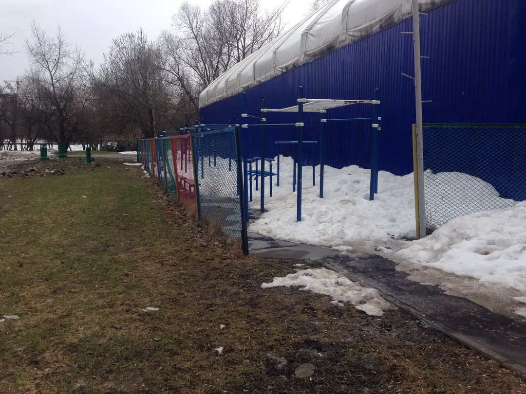 Barre de traction à Calisthenics Park at улица Каховка, Москва #wp1605 – photo 1 sur 1