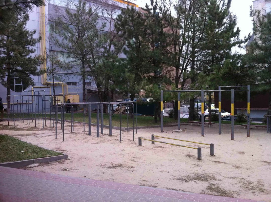 Barras Paralelas en Calisthenics Park at площадь Толстого, Ростов-на-Дону – foto 1 de 5
