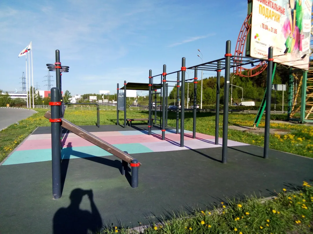 Parallele presso Calisthenics Park at FlipFly, Мытищи – foto 7 di 7
