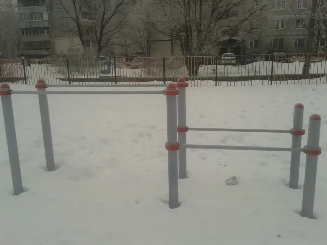 Barres parallèles à Calisthenics Park at Угловая улица, Егорьевск – photo 6 sur 7