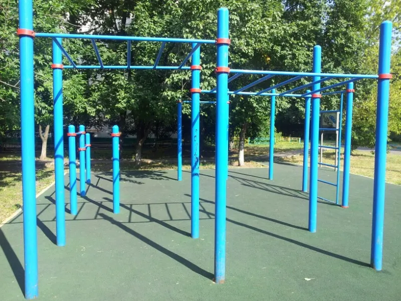 Parallel Gym Bars at Calisthenics Park at улица Бехтерева, Москва – photo 1 of 1