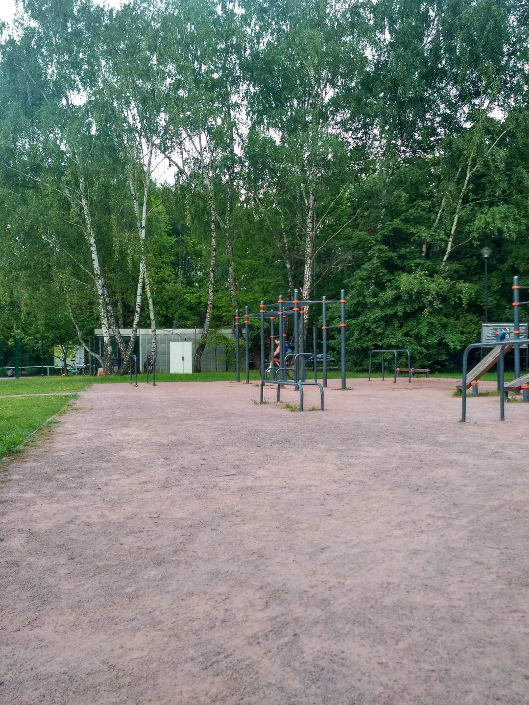 Bară de tracțiuni la Calisthenics Park at 4-й Лучевой просек, Москва #wp1625 – fotografia 1 din 2