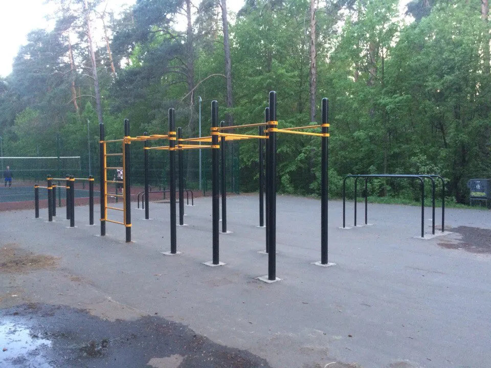 Pull Up Bar at Calisthenics Park at Детский автогородок, Жуковский – photo 3 of 4