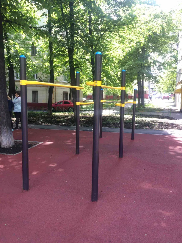 Bară de tracțiuni la Calisthenics Park at Русаковская улица, Москва – fotografia 4 din 4