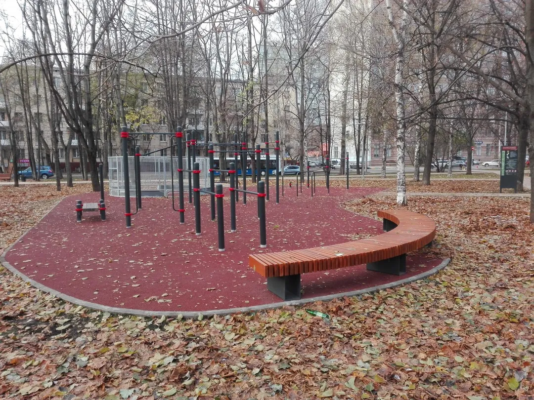 Barre de traction à Calisthenics Park at бульвар Генерала Карбышева, Москва – photo 9 sur 9