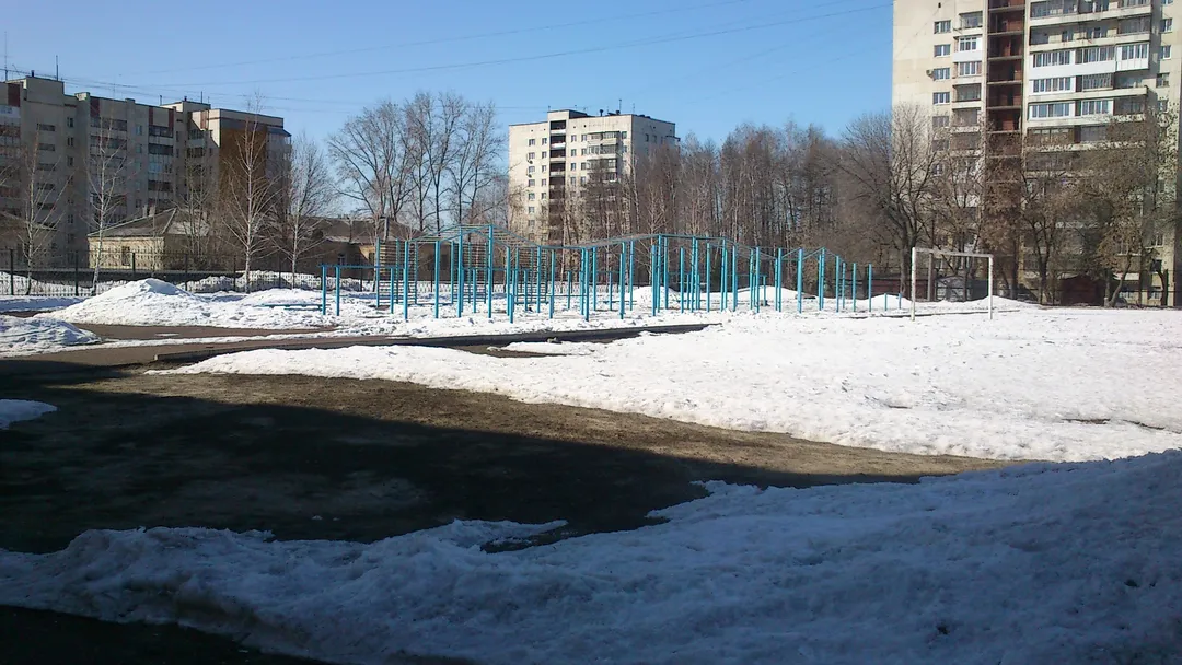 Klimmzugstange bei Calisthenics Park at Белокатайская улица, Уфа – Foto 8 von 8