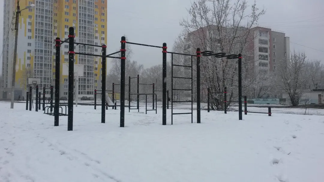 Parallel Gym Bars at Calisthenics Park at улица Склизкова, городской округ Тверь – photo 1 of 3