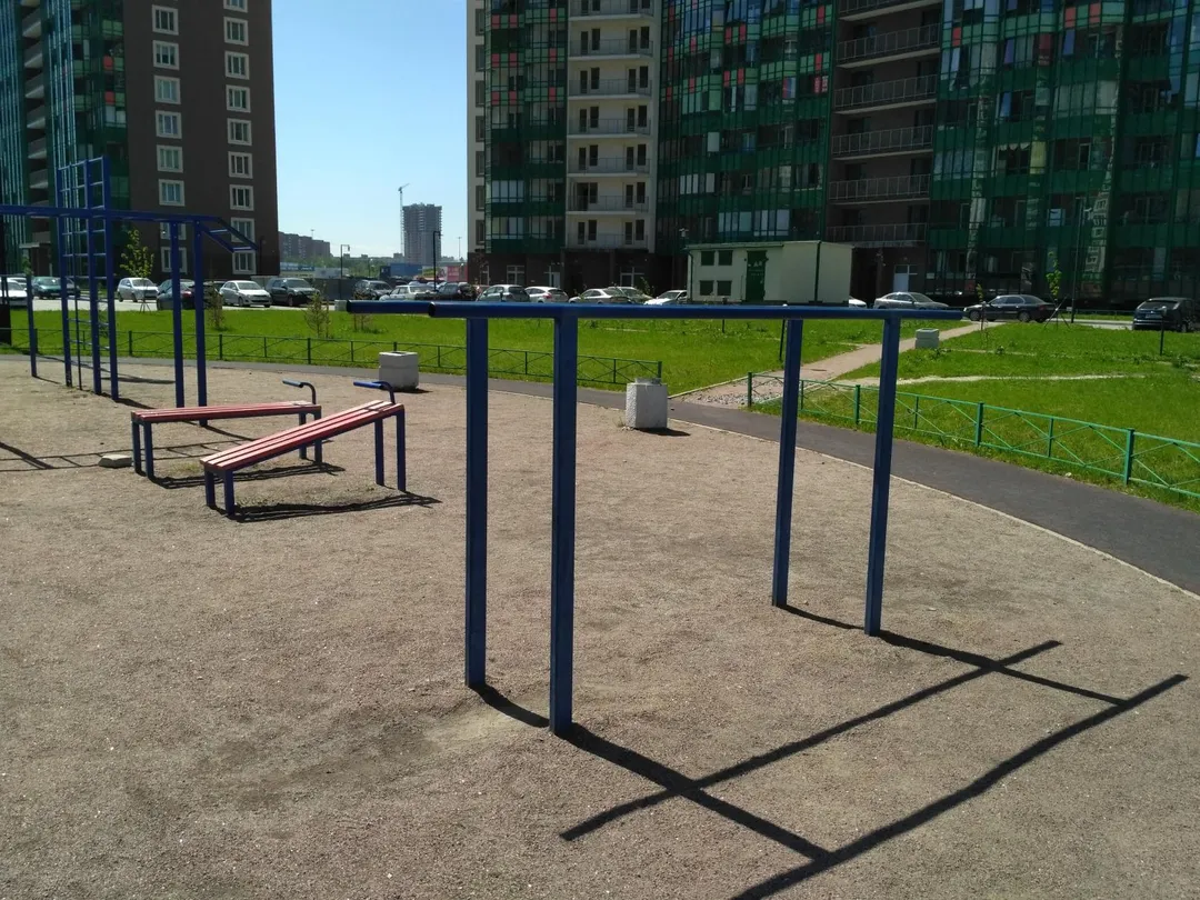 Espalier à Calisthenics Park at улица Шувалова, Мурино – photo 2 sur 2