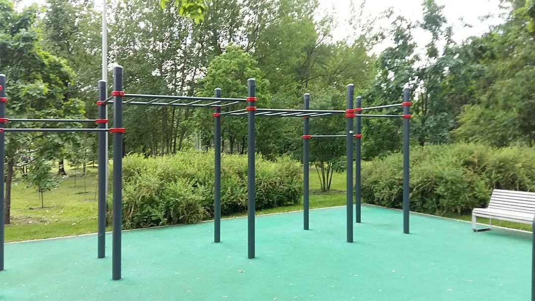 Elliptical Cross Trainer at Calisthenics Park at Олимпийский комплекс «Лужники», Москва – photo 6 of 20