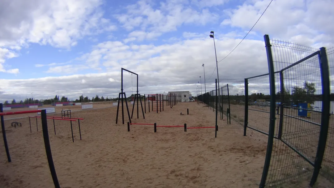 Parallel Gym Bars at Calisthenics Park at набережная Гребного канала, Нижний Новгород – photo 1 of 5