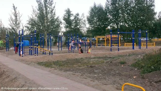 Брусья на площадке Calisthenics Park at проспект Дружбы Народов, Абакан – фото 1 из 3