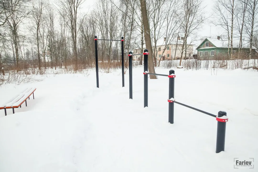 Рукохід на майданчику Calisthenics Park at Октябрьская улица, Олонец – фото 2 з 5