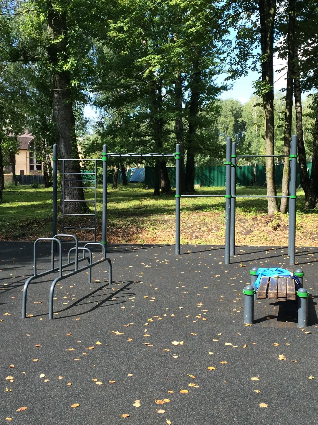 Abs Bench at Calisthenics Park at Новопарковая улица, Тула – photo 2 of 2