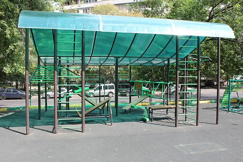 Bancă pentru abdomen la Calisthenics Park at Пантелеевская улица, Москва – fotografia 2 din 5