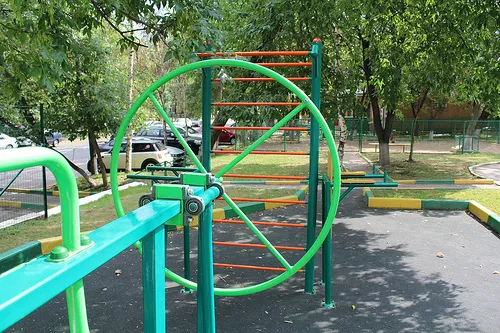 Bare paralele la Calisthenics Park at Пантелеевская улица, Москва – fotografia 1 din 5