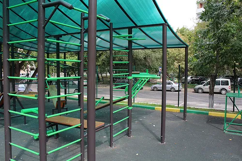 Bară de tracțiuni la Calisthenics Park at Пантелеевская улица, Москва – fotografia 4 din 5